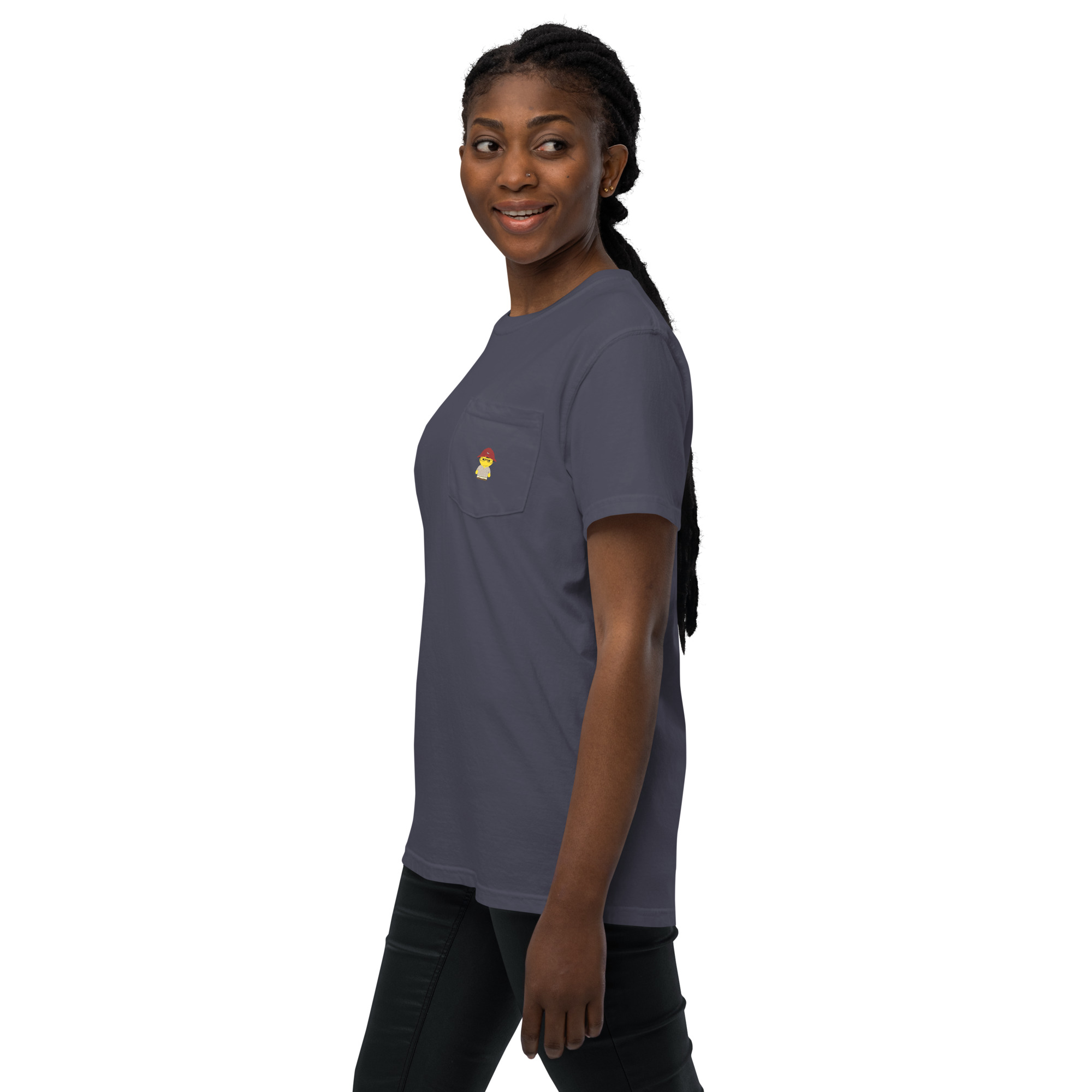 T-shirt teinté avec poche unisexe (CHECAR-LOGBOB-REDBDX1) – Image 9