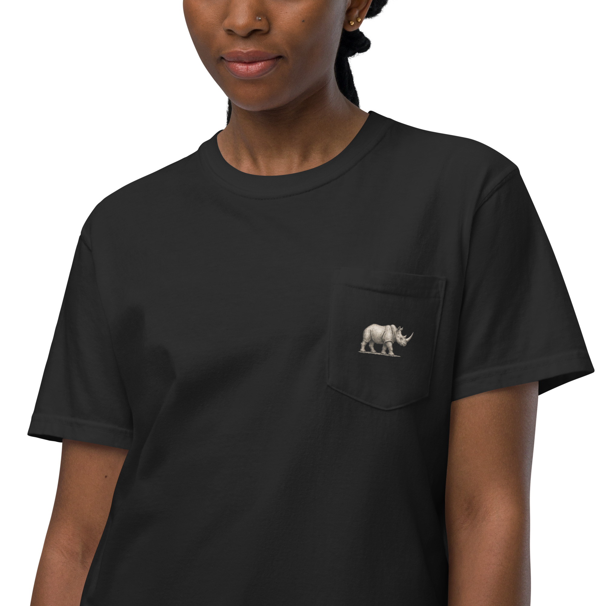 T-shirt teinté avec poche unisexe "MAISON GEEKLEY" – rhinoceros